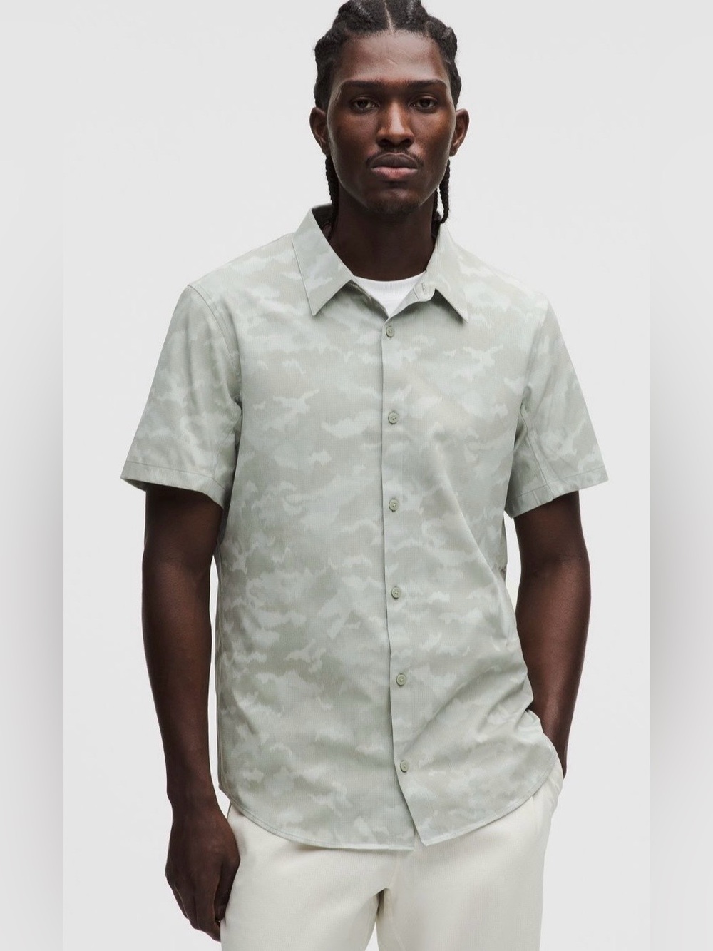 Lululemon Airing Easy Short Sleeve Button-Up Shirt Dither Camo Fog Green Multi L